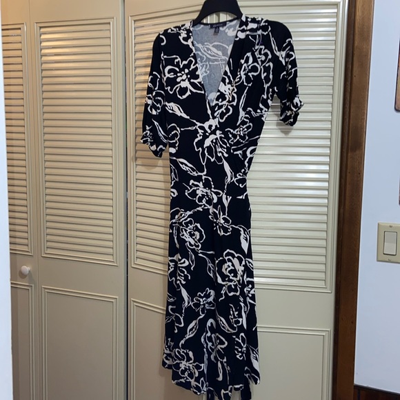 Anne Klein Dresses & Skirts - Anne Klein wrap dress! Great condition! Soft and stretchy